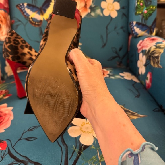 Betsey Johnson Leopard Heels with Black Bow - Picture 5 of 6